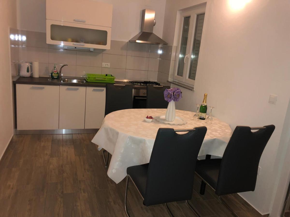 Apartmani Ivana كريس المظهر الخارجي الصورة