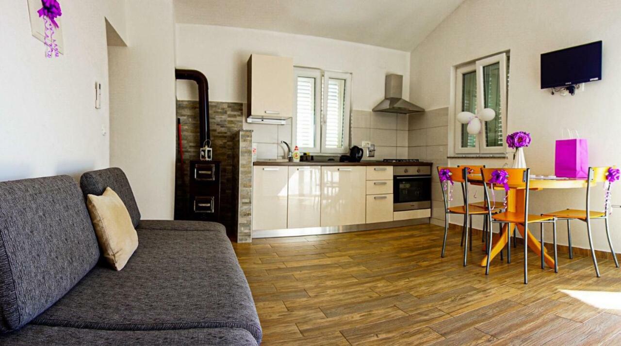 Apartmani Ivana كريس المظهر الخارجي الصورة